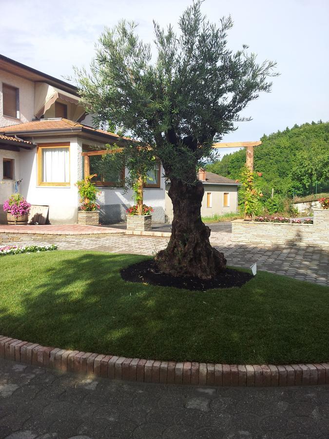 Готель Ristorante Primula Bianca Варці Екстер'єр фото