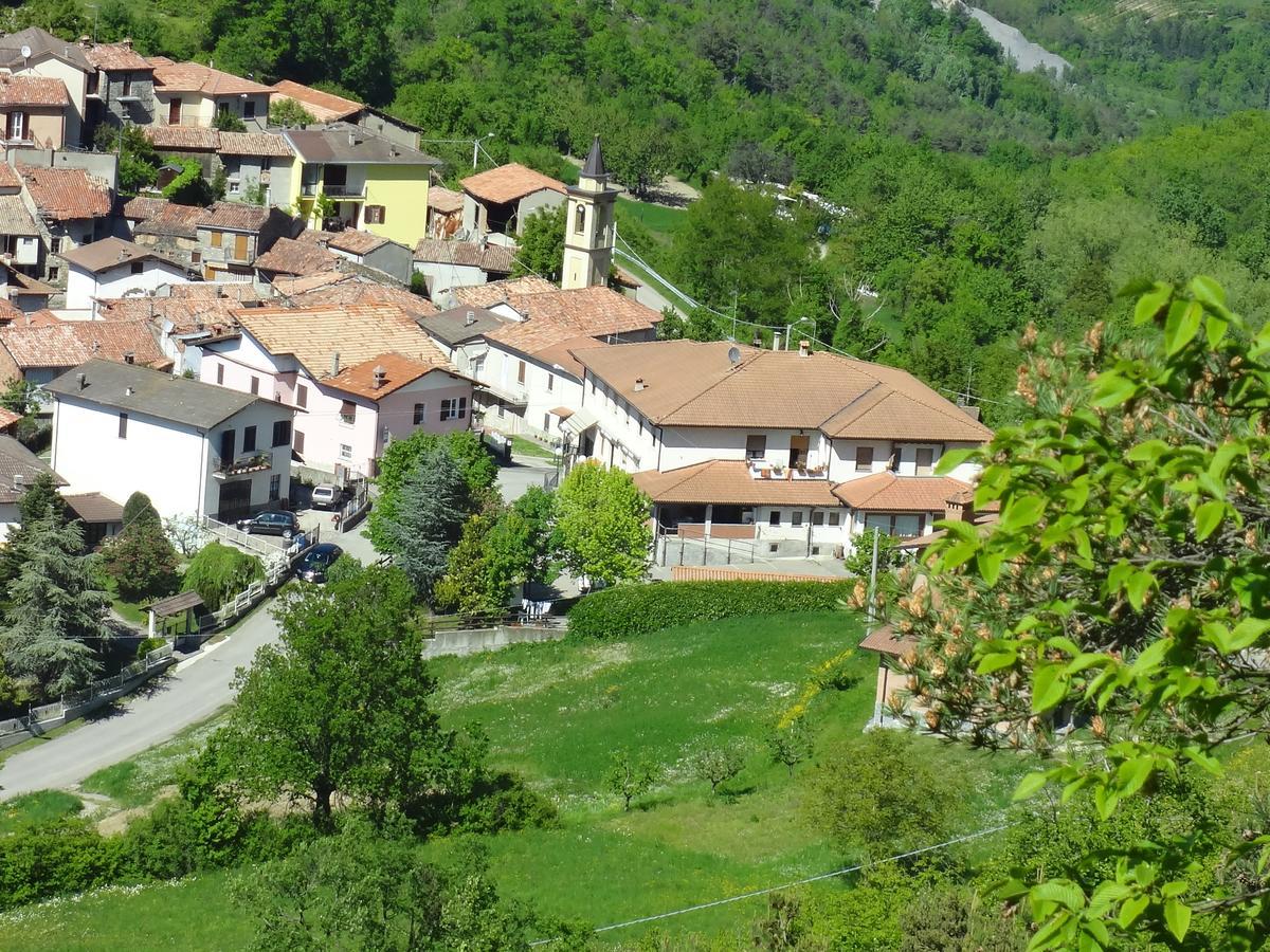Готель Ristorante Primula Bianca Варці Екстер'єр фото