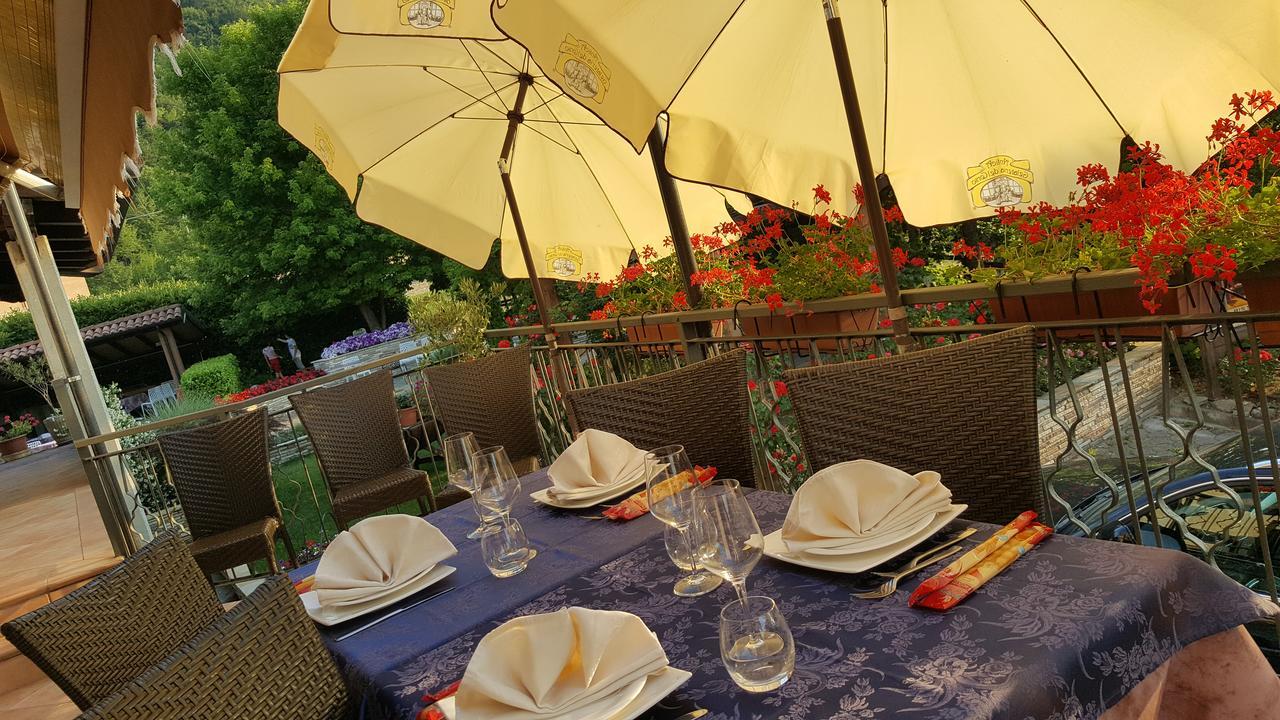 Готель Ristorante Primula Bianca Варці Екстер'єр фото