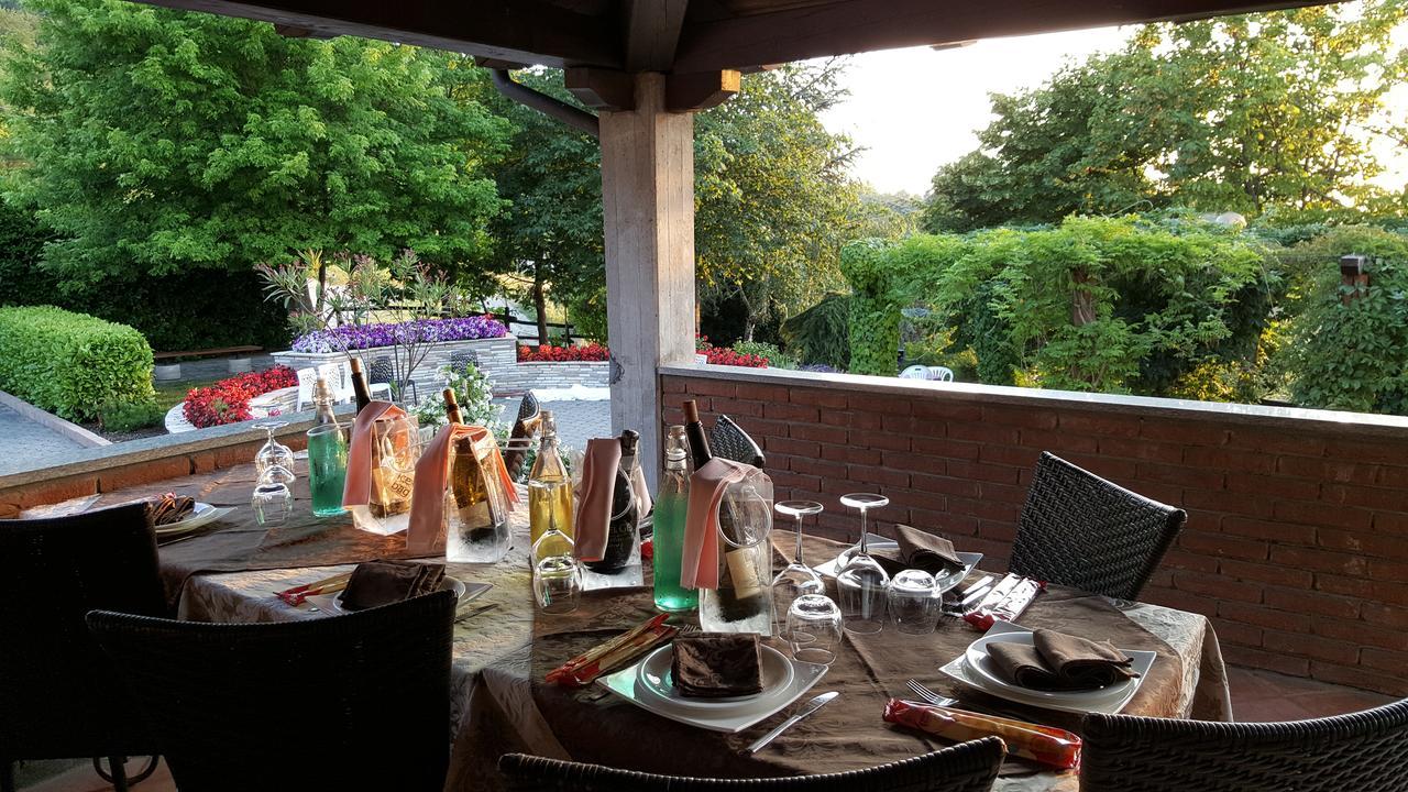 Готель Ristorante Primula Bianca Варці Екстер'єр фото